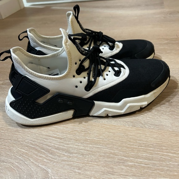 Men’s Nike Air Huarache Drift Running Shoe GS Black White Size 11 - Picture 2 of 5